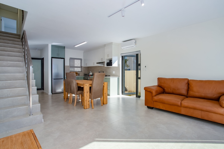 To Let 3 Bedroom Property for Rent in Honeydew Country Estate Western Cape